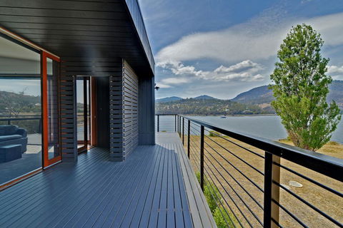 Hobart Waterfront Luxury Retreat - Kingaroy Accommodation 0