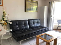 Holiday Unit by The Beach with Pool