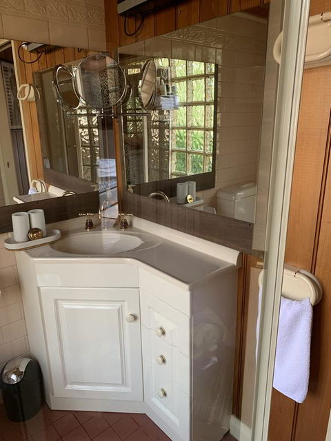 Holly Cottage - Kingaroy Accommodation 0