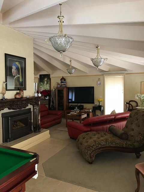 Holly Cottage - Kingaroy Accommodation 3
