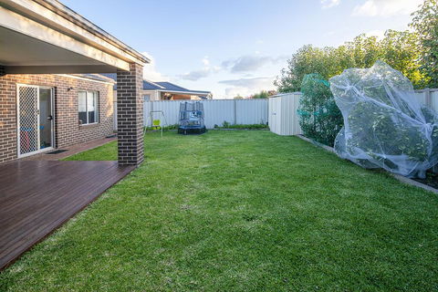 Homely Getaways In Central Pakenham - Pet Friendly - Kingaroy Accommodation 3