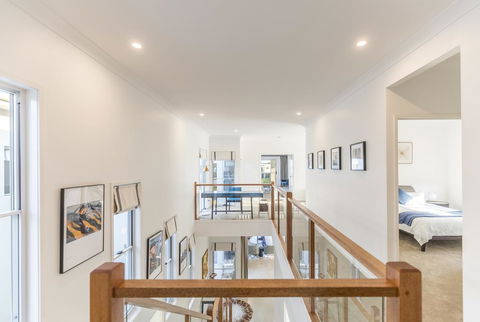 HomePlus -Fabulous Waterfront Dream Holiday House - Kingaroy Accommodation 2