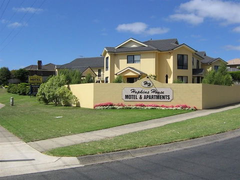 Hopkins House Motel & Apartments - Kingaroy Accommodation 0