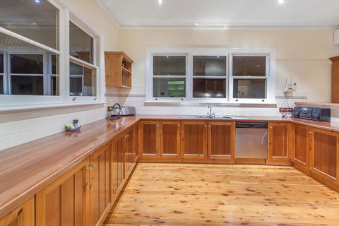 Hopkins River Homestead - Fireplace, Linen, WiFi, 4 Bdrm - Kingaroy Accommodation 1