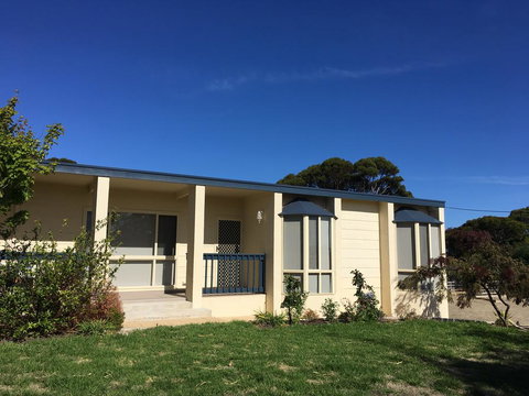 Island Daydreamer - Kingaroy Accommodation 1