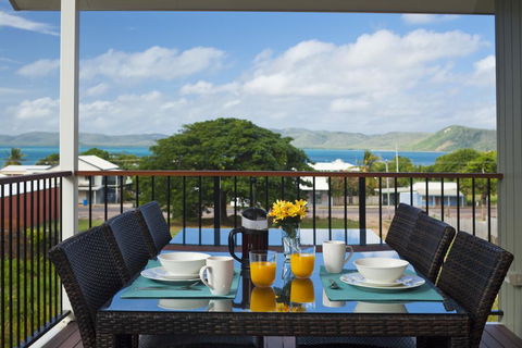 Island Villas & Apartments - Kingaroy Accommodation 0
