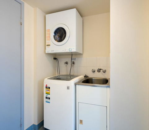 Jade Waters U4/ Latona Ave - Kingaroy Accommodation 3