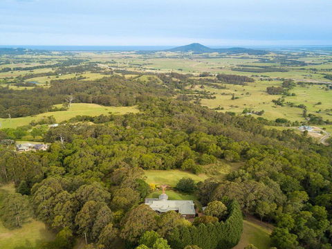 Jaspers Brush - Tranquil Gardens & Stunning Views - Kingaroy Accommodation 1