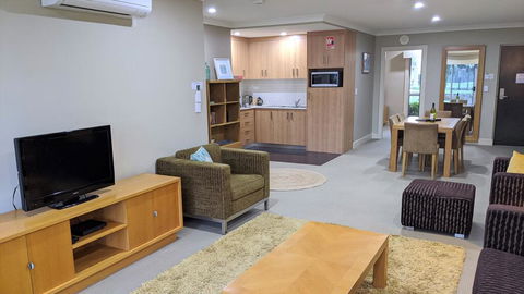 Jewel In The Crowne - Kingaroy Accommodation 2