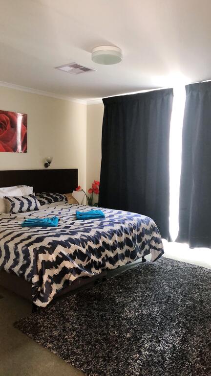 John And Agnes - Kingaroy Accommodation 3