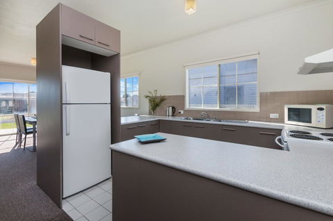 Julieanne - South Beach Home Made For Families - Kingaroy Accommodation 3