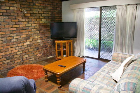 Junction Cottage - Kingaroy Accommodation 2