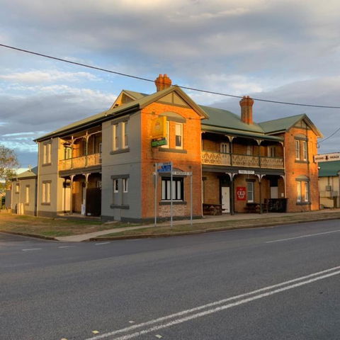 Kellys Top Pub - Kingaroy Accommodation 3