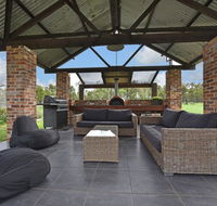 Kelman Cottage - tucked away with pool  native wildlife - Kingaroy Accommodation