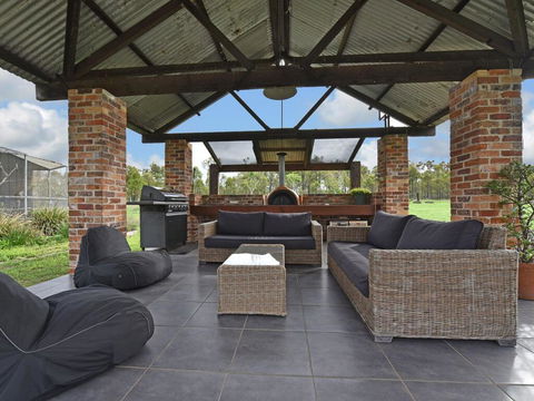 Kelman Cottage - Tucked Away With Pool + Native Wildlife - Kingaroy Accommodation 0