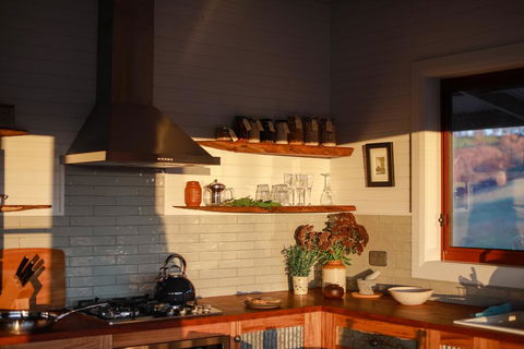 Kestrel Nest EcoHut - Kingaroy Accommodation 1