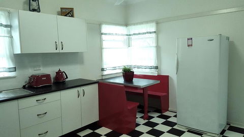 King Cottage - Kingaroy Accommodation 1