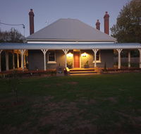 Kings Cottage Uralla - Kingaroy Accommodation