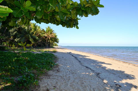 Kurrimine Beach Huts - Kingaroy Accommodation 1