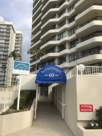 La Pacifique Apartments