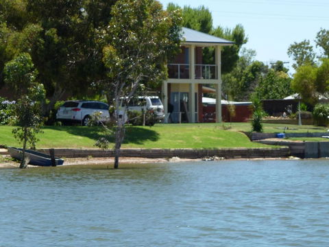 Lake Boga Waterfront Holiday House - Kingaroy Accommodation 0