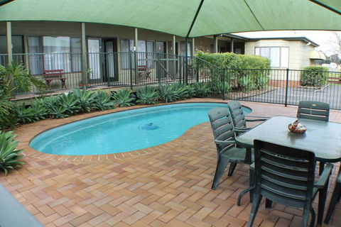Lake Forbes Motel - Kingaroy Accommodation 2