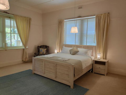 Lake House Benalla - Kingaroy Accommodation 3