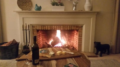 Lake House Benalla - Kingaroy Accommodation 0