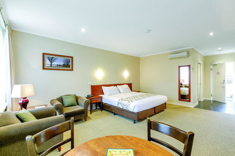 Lake Inn - Ballarat - Kingaroy Accommodation 3