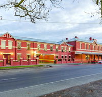 Lake Inn - Ballarat - Kingaroy Accommodation