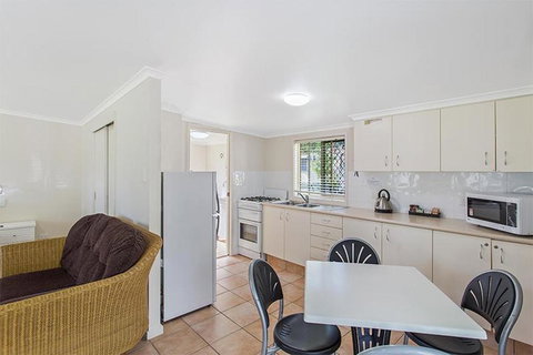 Landsborough Pines Caravan Park - Kingaroy Accommodation 1