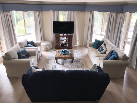 Large Family Home - Kingaroy Accommodation 0