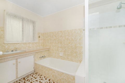Large Family Waterfront Home With Room For A Boat - Welsby Pde, Bongaree - Kingaroy Accommodation 1