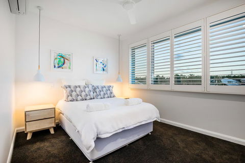 Lavish & Luxurious, Noosa Waters - Kingaroy Accommodation 3