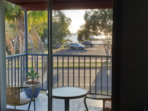 Lemon Tree Waterfront Apartments - Kingaroy Accommodation 2