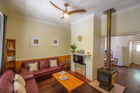 Lewana Cottages - Kingaroy Accommodation 2
