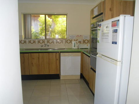 Light, Airy 1st Floor Unit - Marbrin Close, Bellara - Kingaroy Accommodation 1