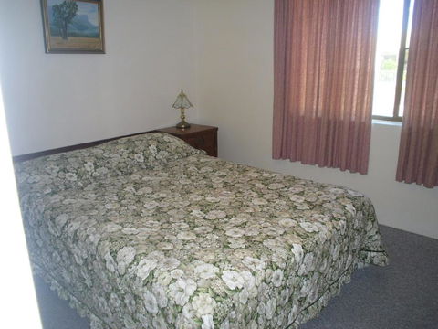 Light, Airy 1st Floor Unit - Marbrin Close, Bellara - Kingaroy Accommodation 2