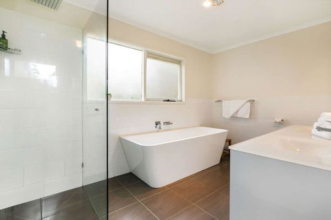 Lighthouse Cottage - Kingaroy Accommodation 0