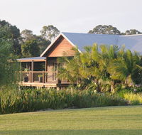 Lilies Luxury Retreats - Kingaroy Accommodation