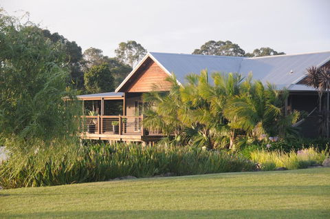 Lilies Luxury Retreats - Kingaroy Accommodation 0