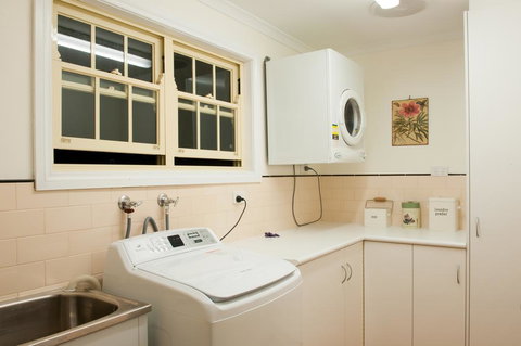 Linfield Cottage - Kingaroy Accommodation 1