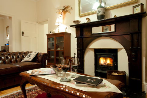 Linfield Cottage - Kingaroy Accommodation 2