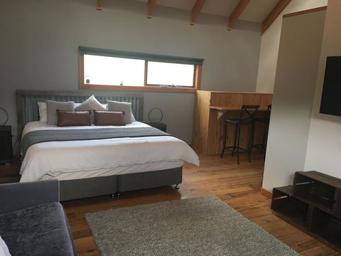 Lupos Loft - Kingaroy Accommodation 0