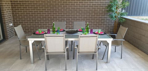 Luxurious Tranquil House Near Parramatta River Perfect For Large Group Retreat - Kingaroy Accommodation 3