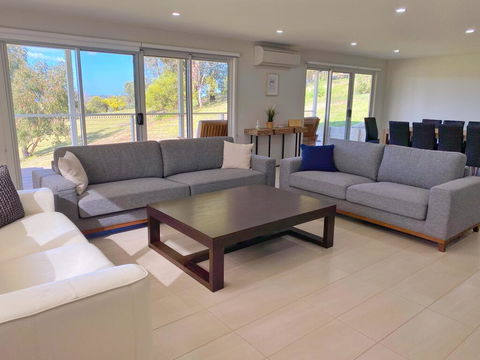Luxury 3BR Home With KING Bed Metung - Kingaroy Accommodation 3