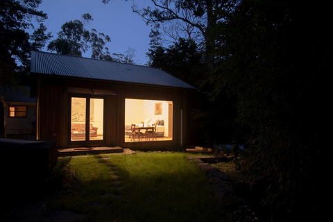 Luxury Forest Retreat - Puffing Billy - Kingaroy Accommodation 1