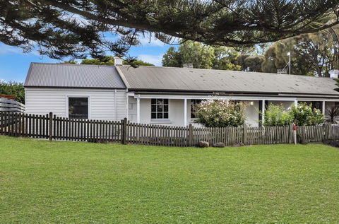 Lyons Cottage - A Quaint Whalers Cottage In Heart Of Port Fairy - Kingaroy Accommodation 3