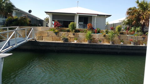 M & T's Waterfront Bed & Breakfast - Kingaroy Accommodation 0