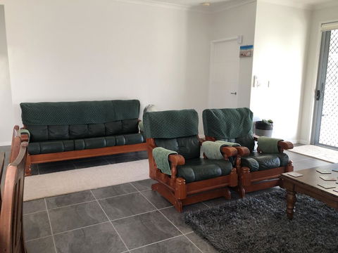 M & T's Waterfront Bed & Breakfast - Kingaroy Accommodation 2